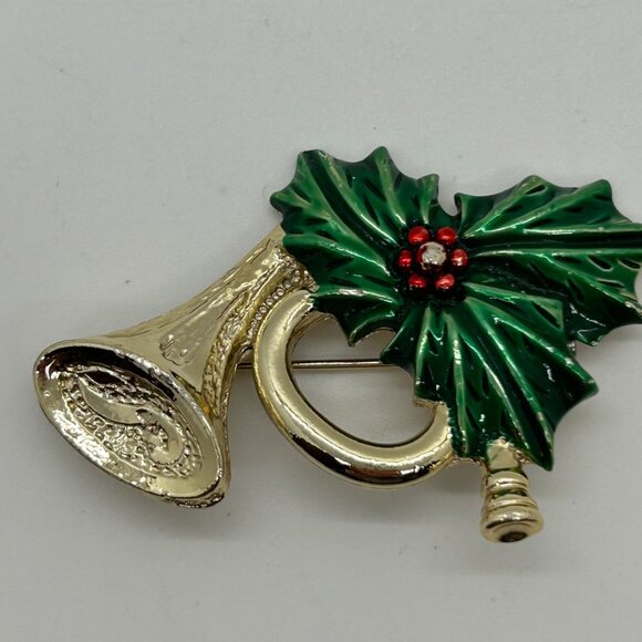 Vintage Gerry's Christmas Brooch Gold-Tone French Horn Pin Enamel Holly Berries - Picture 5 of 15